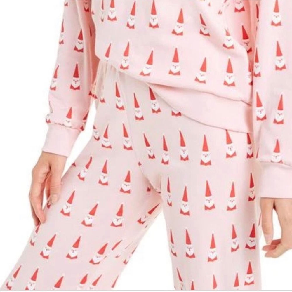 Wildfox Pink Santa Christmas Holiday Gnome Print Pajama Set
XS top S bottoms